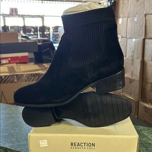 Kenneth Cole Reaction Suede Black Ankle Booties